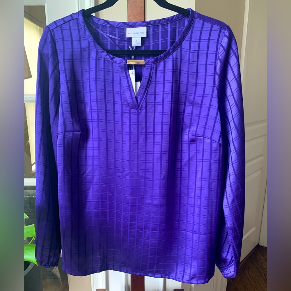 Liz Claiborne women’s NWT M purple long sleeve blouse with v neck embellishment